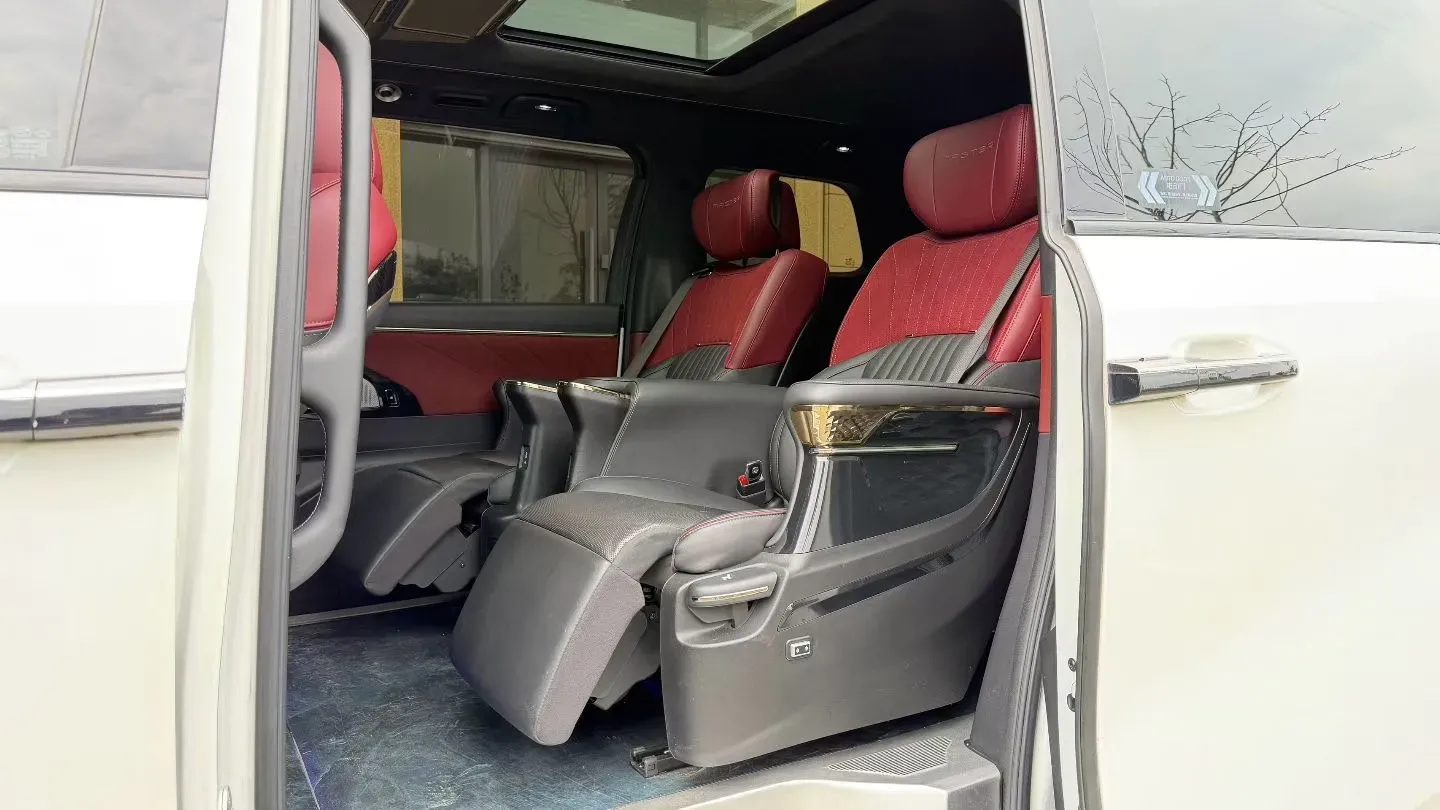 2023 GAC Trumpchi M8 2.0T 252HP L4 8AT,autocango,china used car exporter,china ev exporter,chinese used car exporter,chinese used ev exporter