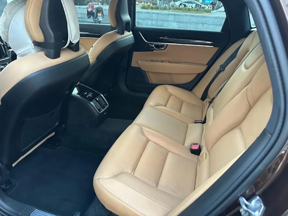 2017 Volvo S90 2.0T 254HP L4 8AT,autocango,china used car exporter,china ev exporter,chinese used car exporter,chinese used ev exporter