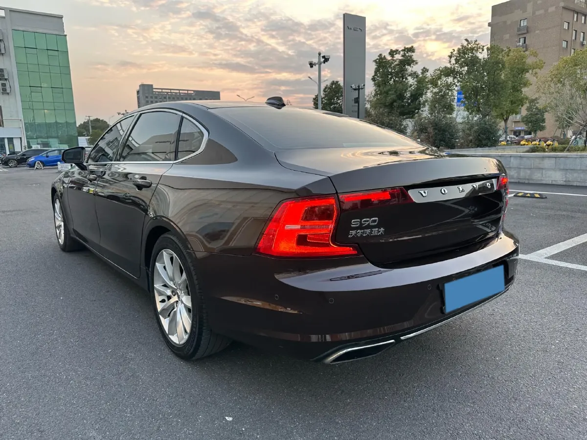 2017 Volvo S90 2.0T 254HP L4 8AT,autocango,china used car exporter,china ev exporter,chinese used car exporter,chinese used ev exporter
