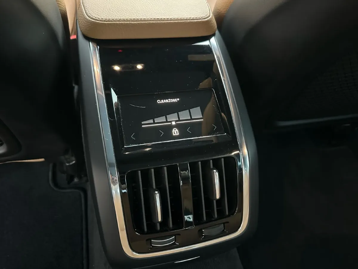 2017 Volvo S90 2.0T 254HP L4 8AT,autocango,china used car exporter,china ev exporter,chinese used car exporter,chinese used ev exporter