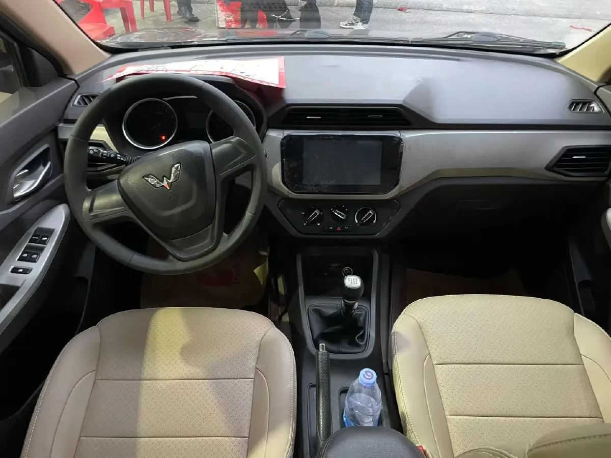 2020 WuLing HongGuang 1.2L 76HP L4 5MT,autocango,china used car exporter,china ev exporter,chinese used car exporter,chinese used ev exporter