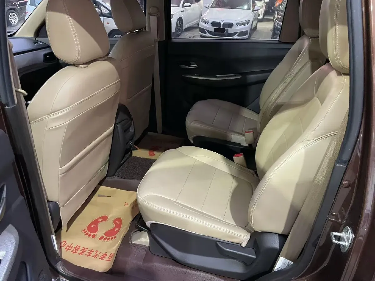 2020 WuLing HongGuang 1.2L 76HP L4 5MT,autocango,china used car exporter,china ev exporter,chinese used car exporter,chinese used ev exporter