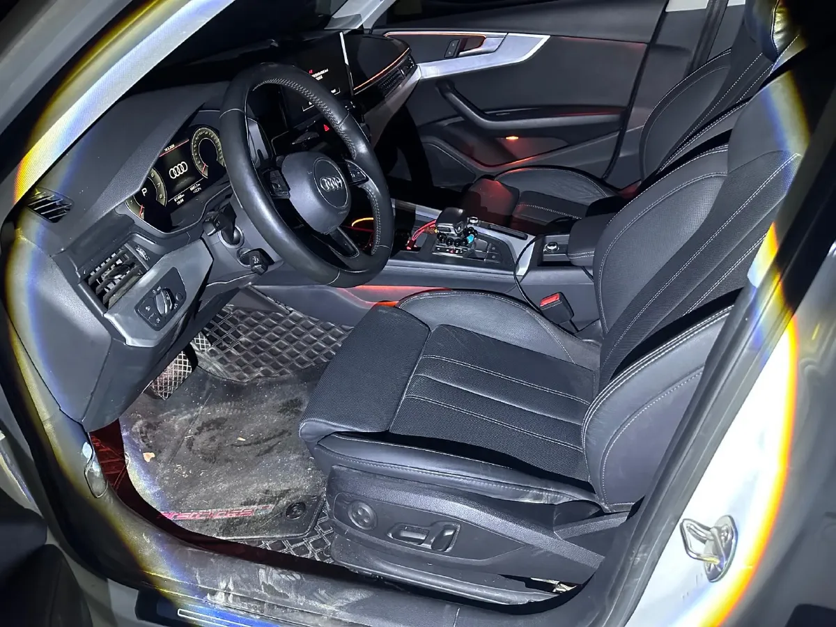 2020 Audi A4L 2.0T 190HP L4 7DCT,autocango,china used car exporter,china ev exporter,chinese used car exporter,chinese used ev exporter