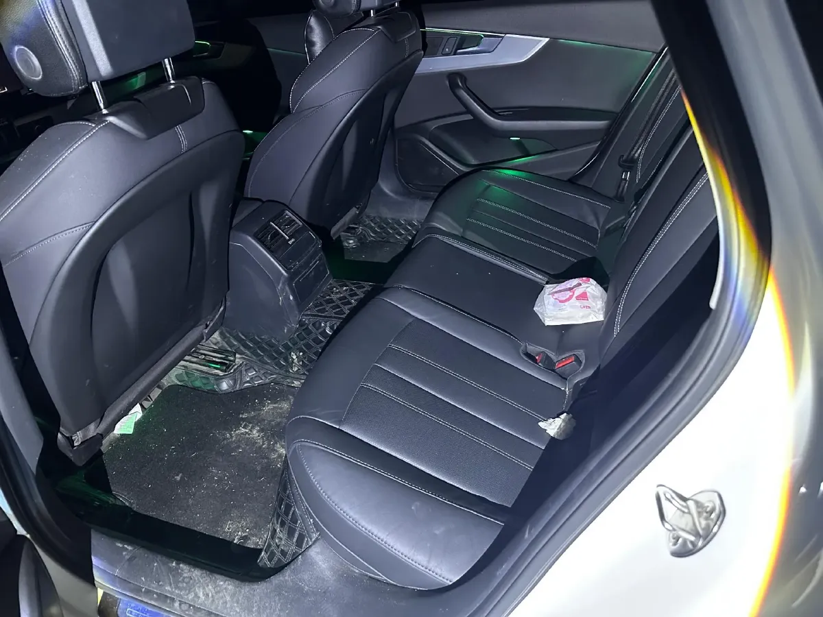 2020 Audi A4L 2.0T 190HP L4 7DCT,autocango,china used car exporter,china ev exporter,chinese used car exporter,chinese used ev exporter