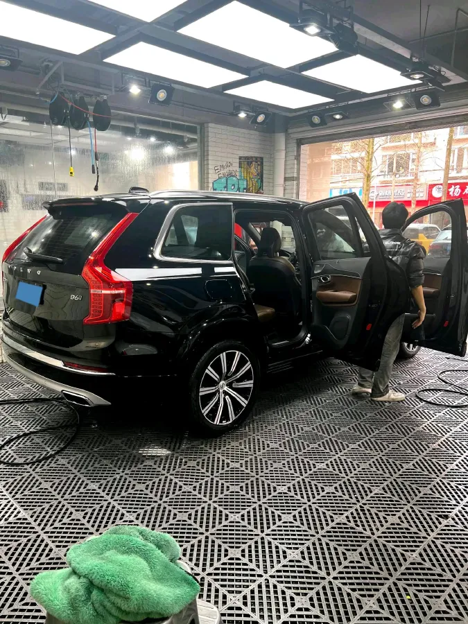 2021 Volvo XC90 2.0T 299HP L4 8AT,autocango,china used car exporter,china ev exporter,chinese used car exporter,chinese used ev exporter