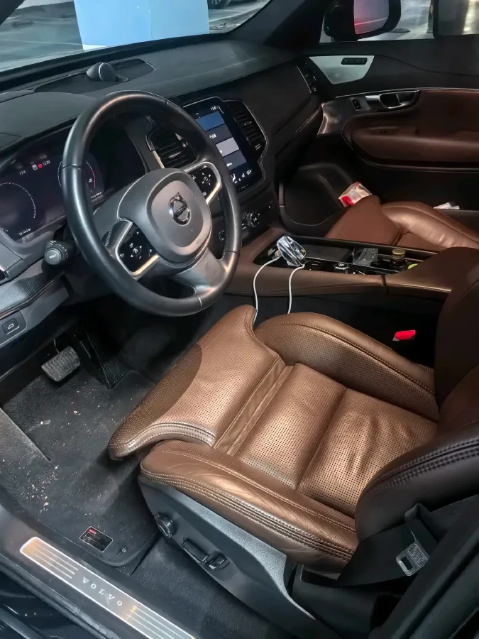 2021 Volvo XC90 2.0T 299HP L4 8AT,autocango,china used car exporter,china ev exporter,chinese used car exporter,chinese used ev exporter