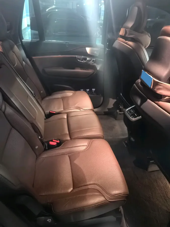 2021 Volvo XC90 2.0T 299HP L4 8AT,autocango,china used car exporter,china ev exporter,chinese used car exporter,chinese used ev exporter