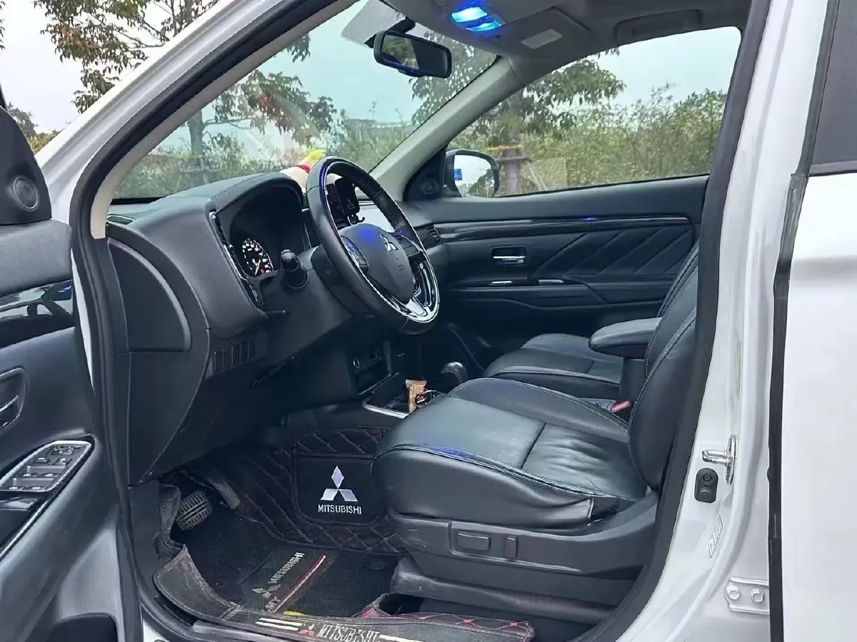 2019 Mitsubishi Outlander 2.0L 166HP L4 CVT,autocango,china used car exporter,china ev exporter,chinese used car exporter,chinese used ev exporter