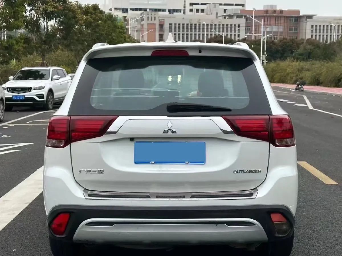 2019 Mitsubishi Outlander 2.0L 166HP L4 CVT,autocango,china used car exporter,china ev exporter,chinese used car exporter,chinese used ev exporter