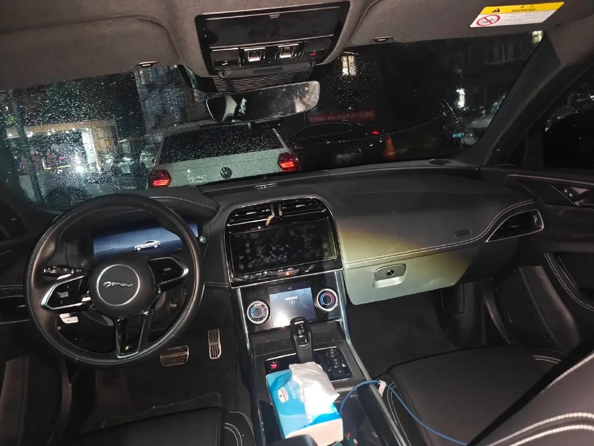 2022 Jaguar XEL 2.0T 250HP L4 8AT,autocango,china used car exporter,china ev exporter,chinese used car exporter,chinese used ev exporter