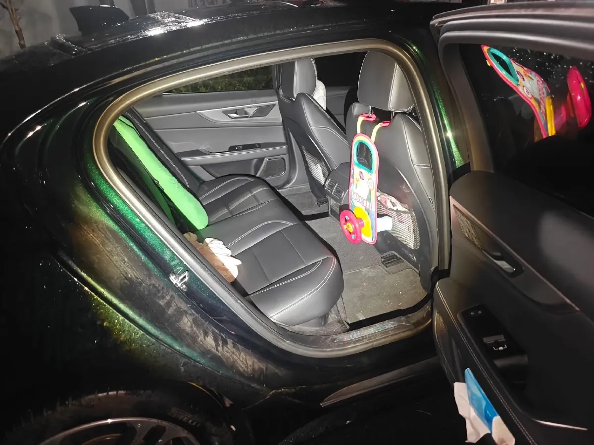 2022 Jaguar XEL 2.0T 250HP L4 8AT,autocango,china used car exporter,china ev exporter,chinese used car exporter,chinese used ev exporter