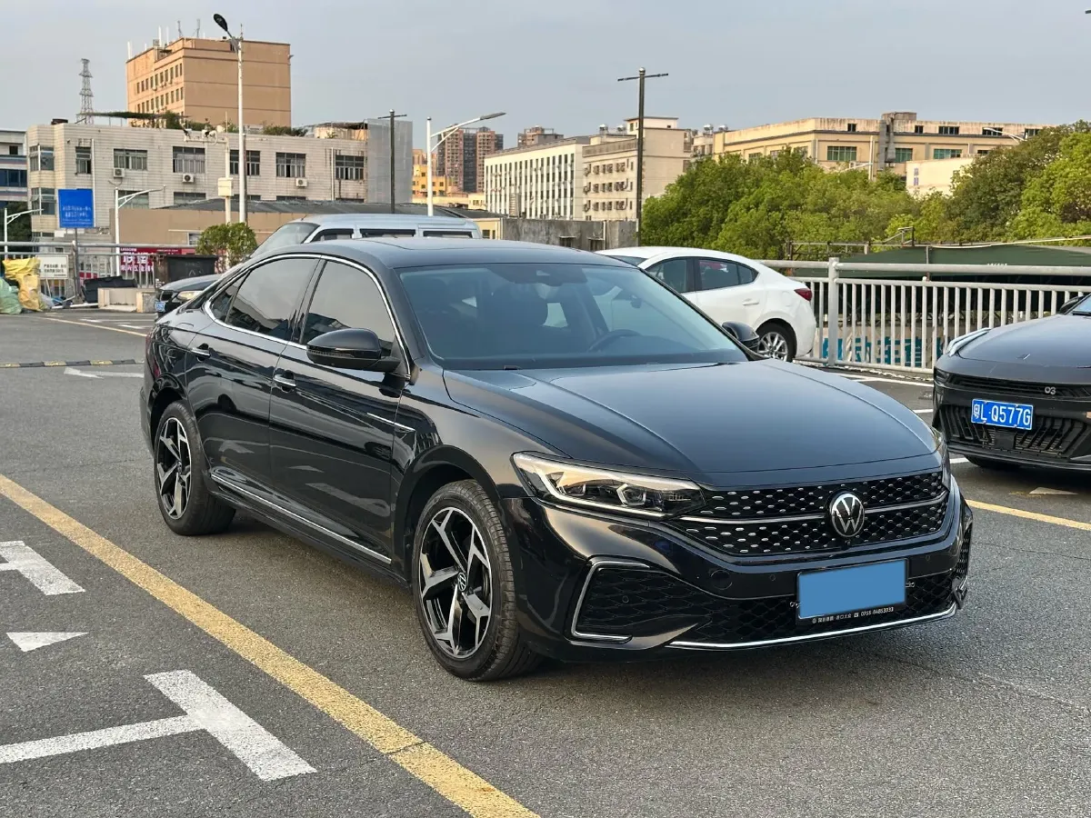 2023 Volkswagen Passat 2.0T 186HP L4 7DCT,autocango,china used car exporter,china ev exporter,chinese used car exporter,chinese used ev exporter