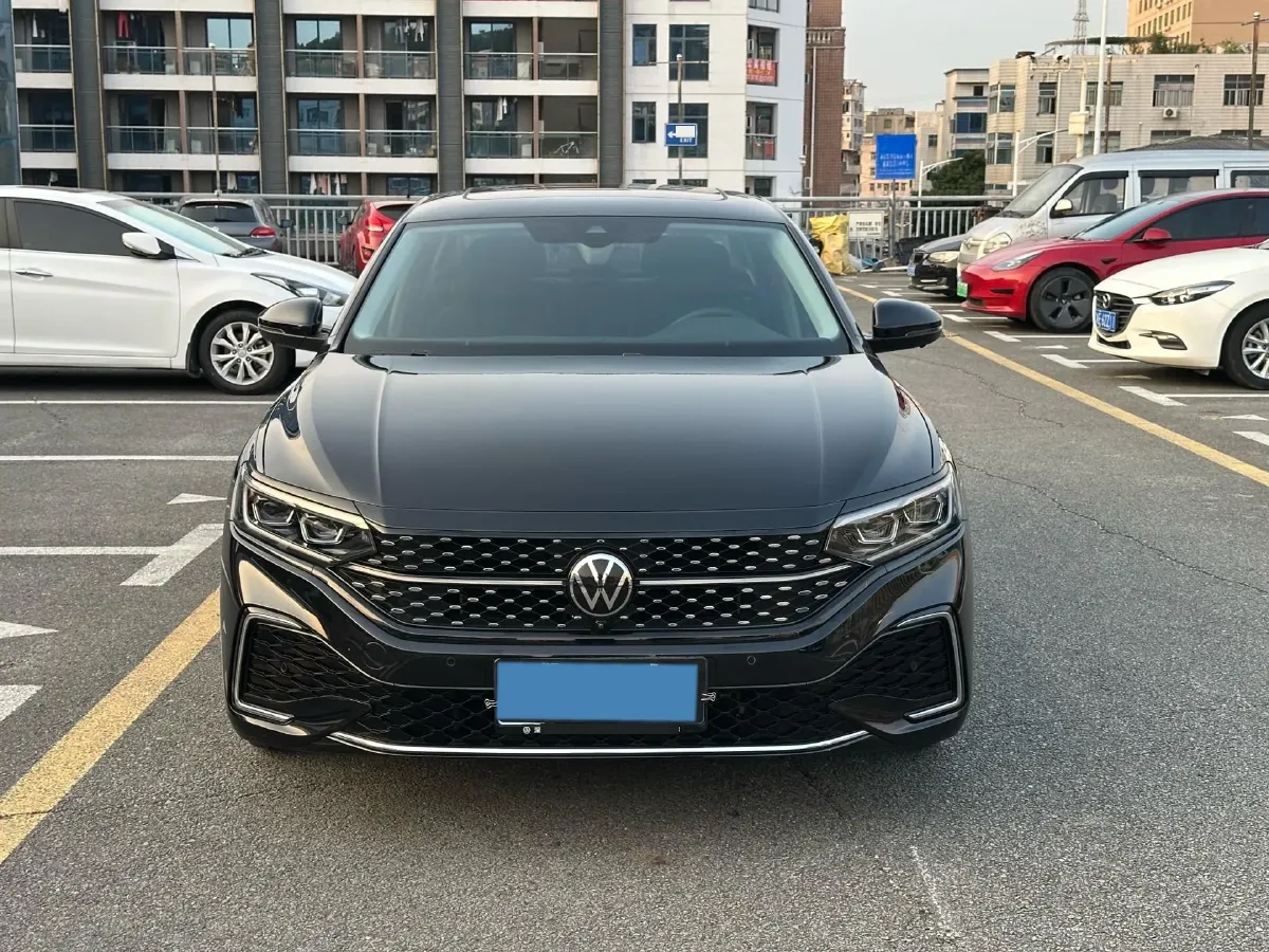 2023 Volkswagen Passat 2.0T 186HP L4 7DCT,autocango,china used car exporter,china ev exporter,chinese used car exporter,chinese used ev exporter