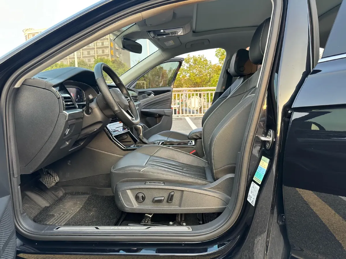 2023 Volkswagen Passat 2.0T 186HP L4 7DCT,autocango,china used car exporter,china ev exporter,chinese used car exporter,chinese used ev exporter