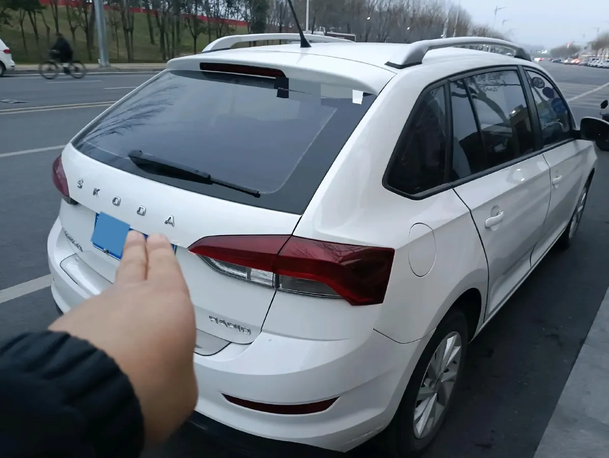 2020 Skoda Rapid Spaceback 1.5L 112HP L4 6AT,autocango,china used car exporter,china ev exporter,chinese used car exporter,chinese used ev exporter