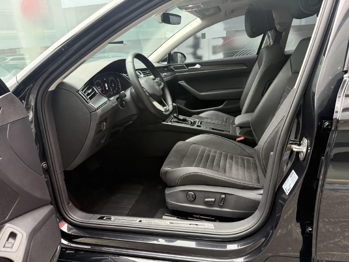 2021 Volkswagen Magotan 2.0T 186HP L4 7DCT,autocango,china used car exporter,china ev exporter,chinese used car exporter,chinese used ev exporter