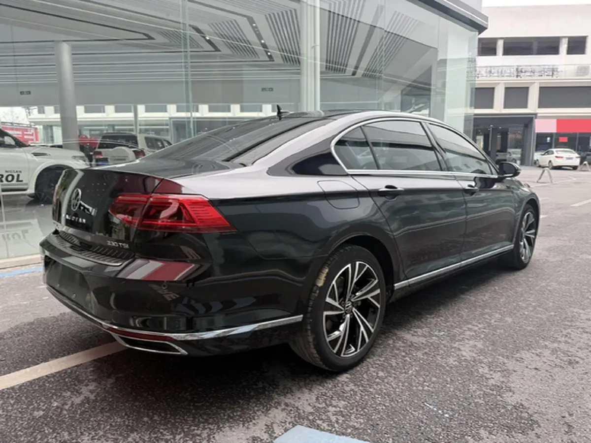 2021 Volkswagen Magotan 2.0T 186HP L4 7DCT,autocango,china used car exporter,china ev exporter,chinese used car exporter,chinese used ev exporter