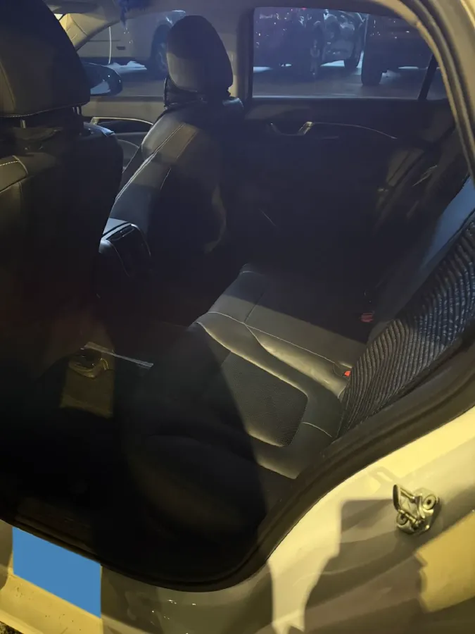 2023 Bestune B70 1.5T 169HP L4 7DCT,autocango,china used car exporter,china ev exporter,chinese used car exporter,chinese used ev exporter