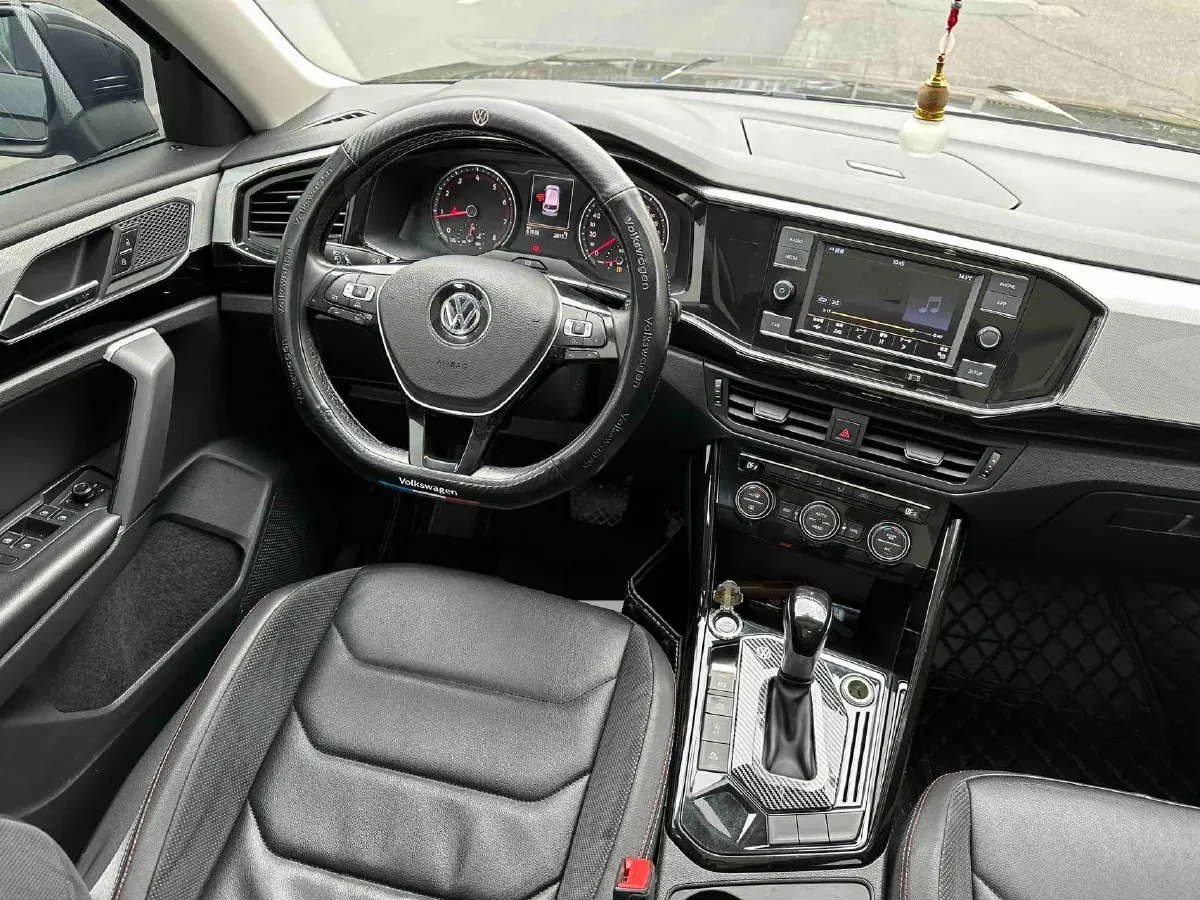 2019 Jeep Cherokee 2.0T 234HP L4 9AT,autocango,china used car exporter,china ev exporter,chinese used car exporter,chinese used ev exporter