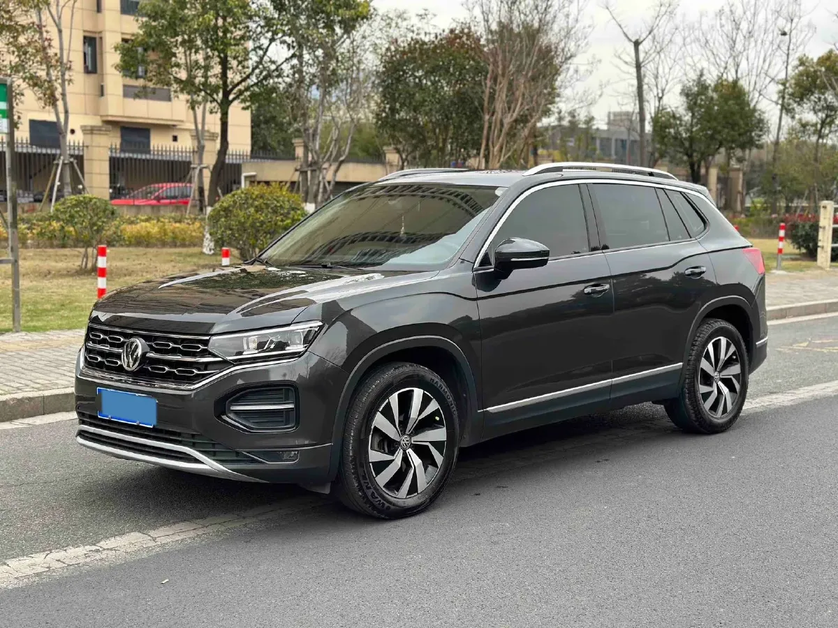 2019 Jeep Cherokee 2.0T 234HP L4 9AT,autocango,china used car exporter,china ev exporter,chinese used car exporter,chinese used ev exporter