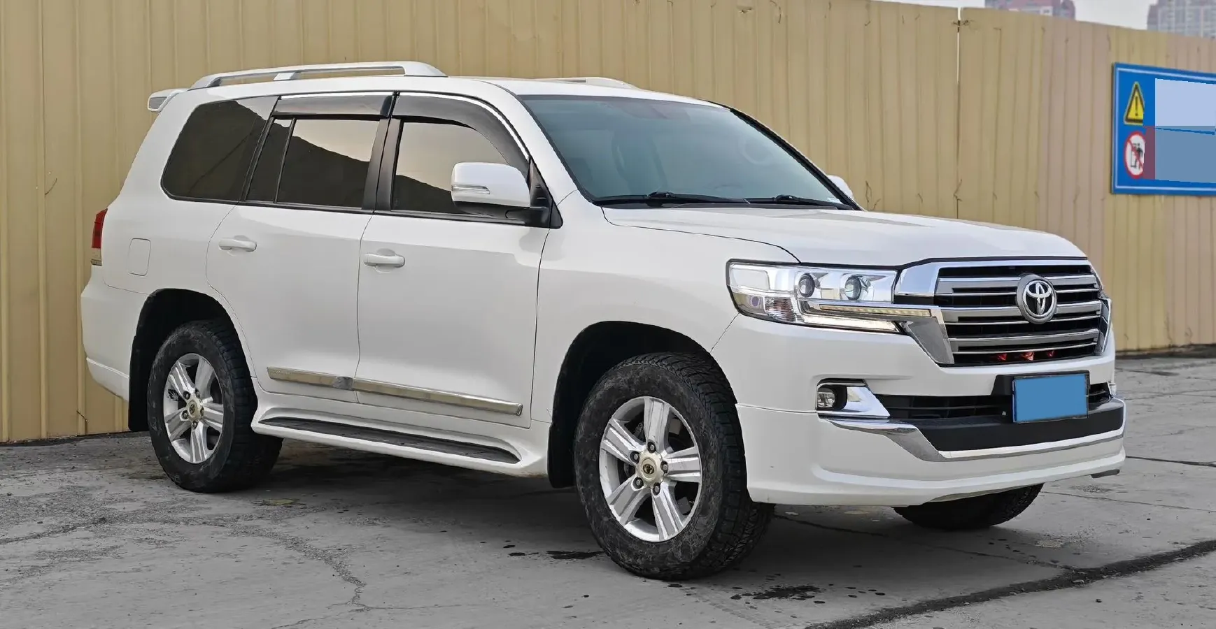 2015 Toyota Land Cruiser 4.0L 275HP V6 5AT,autocango,china used car exporter,china ev exporter,chinese used car exporter,chinese used ev exporter
