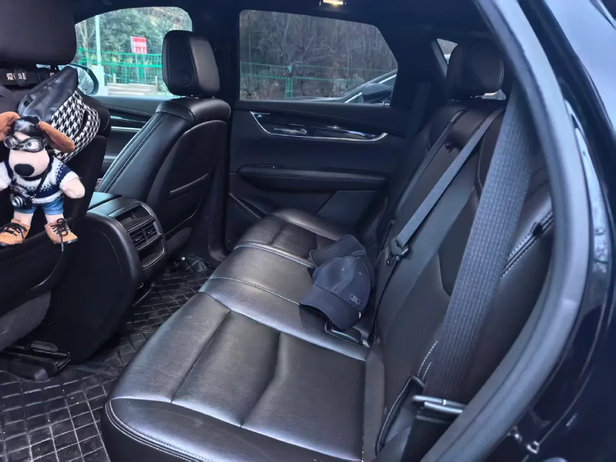 2021 Cadillac XT5 2.0T 237HP L4 9AT,autocango,china used car exporter,china ev exporter,chinese used car exporter,chinese used ev exporter