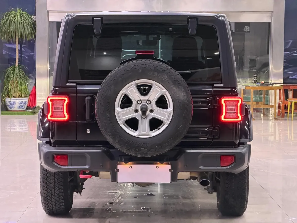 2019 Jeep Wrangler 2.0T 266HP L4 8AT,autocango,china used car exporter,china ev exporter,chinese used car exporter,chinese used ev exporter