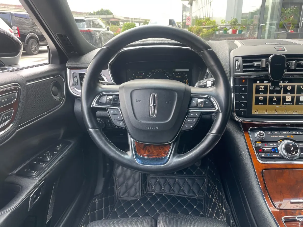 2019 Lincoln Continental 2.0T 261HP L4 6AT,autocango,china used car exporter,china ev exporter,chinese used car exporter,chinese used ev exporter