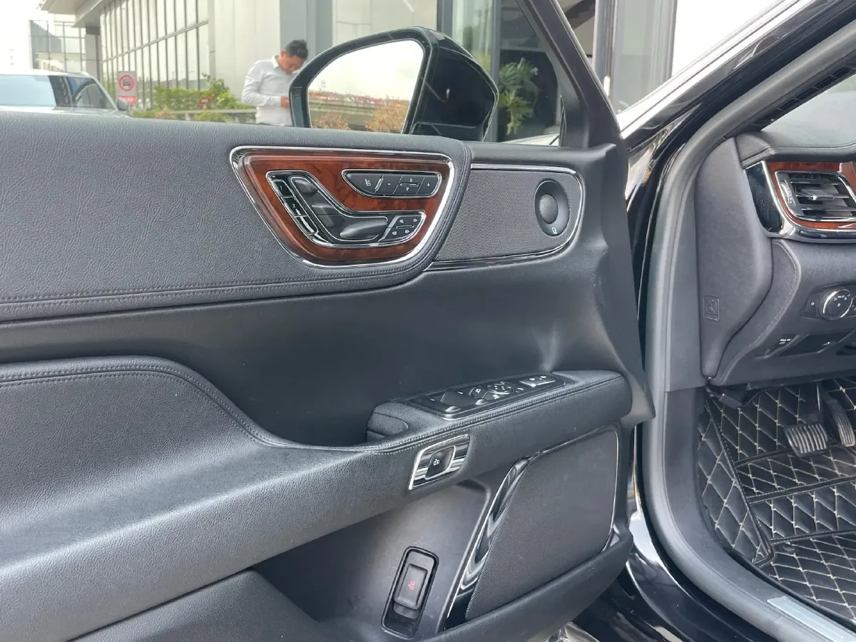 2019 Lincoln Continental 2.0T 261HP L4 6AT,autocango,china used car exporter,china ev exporter,chinese used car exporter,chinese used ev exporter