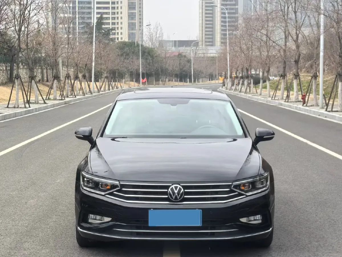 2020 Volkswagen Magotan 2.0T 186HP L4 7DCT,autocango,china used car exporter,china ev exporter,chinese used car exporter,chinese used ev exporter