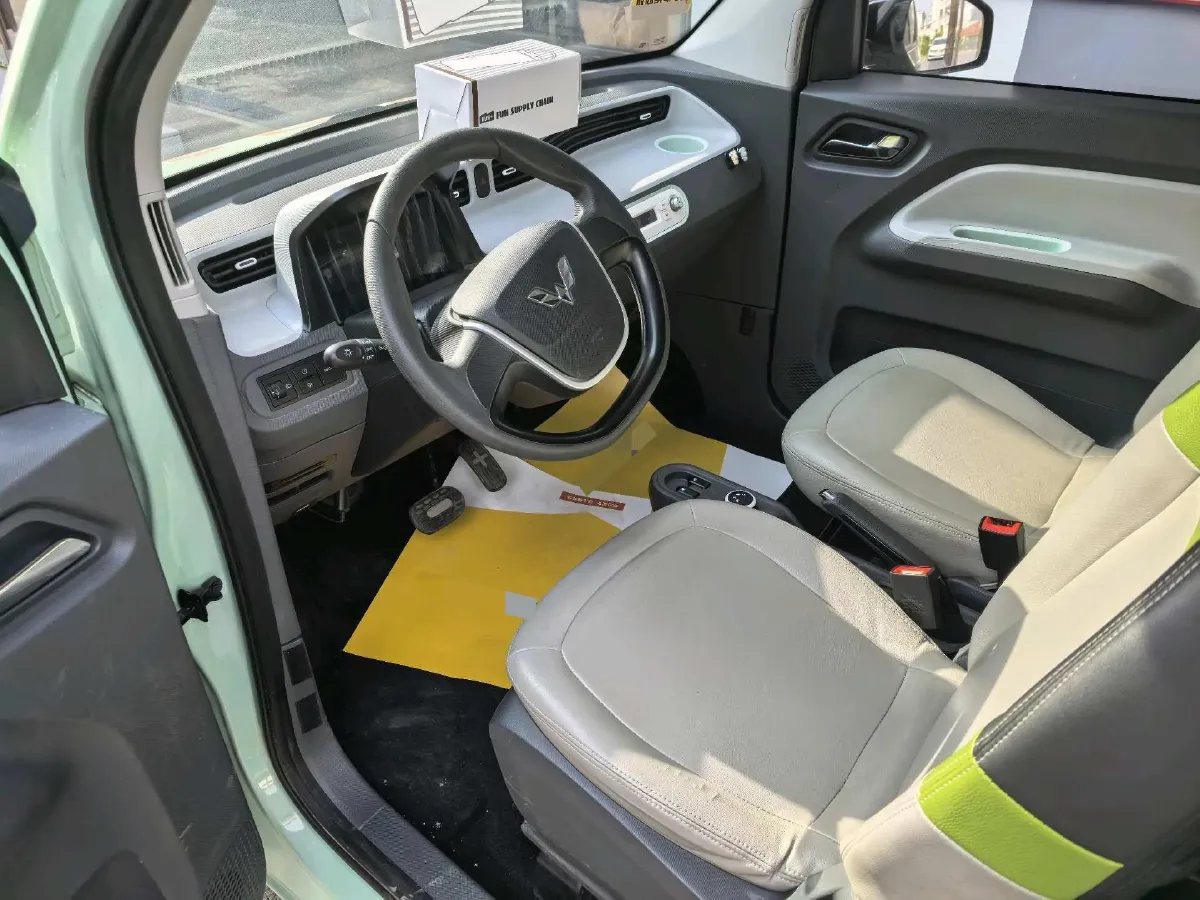 2021 WuLing HongGuang MINI EV BEV 13.8KWH,autocango,china used car exporter,china ev exporter,chinese used car exporter,chinese used ev exporter