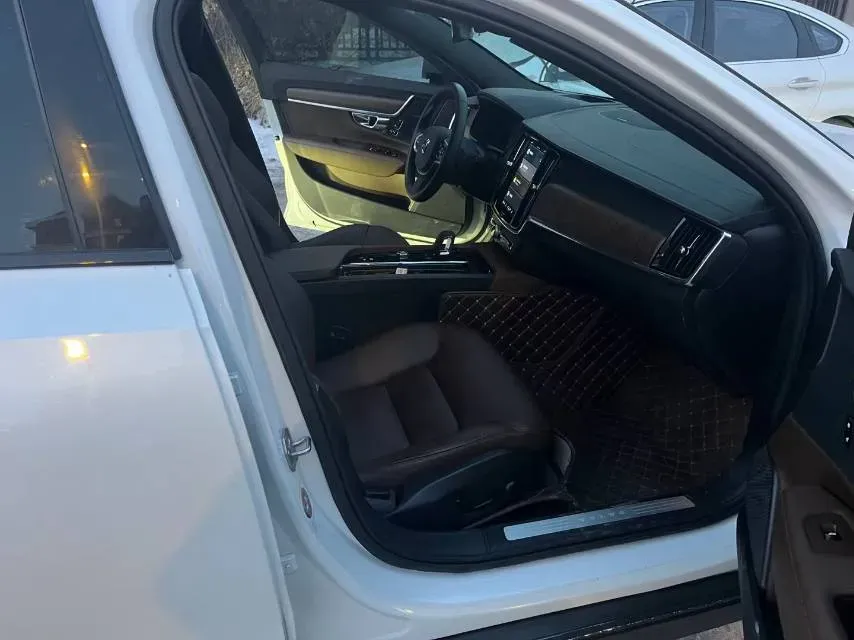 2021 Volvo V90 2.0T 250HP L4 8AT,autocango,china used car exporter,china ev exporter,chinese used car exporter,chinese used ev exporter