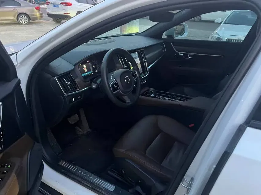 2021 Volvo V90 2.0T 250HP L4 8AT,autocango,china used car exporter,china ev exporter,chinese used car exporter,chinese used ev exporter