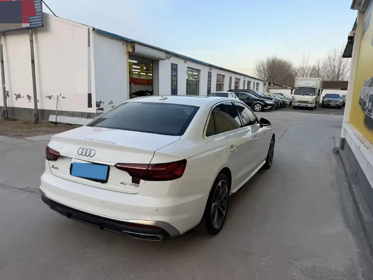 2024 Audi A4L 2.0T 190HP L4 7DCT,autocango,china used car exporter,china ev exporter,chinese used car exporter,chinese used ev exporter