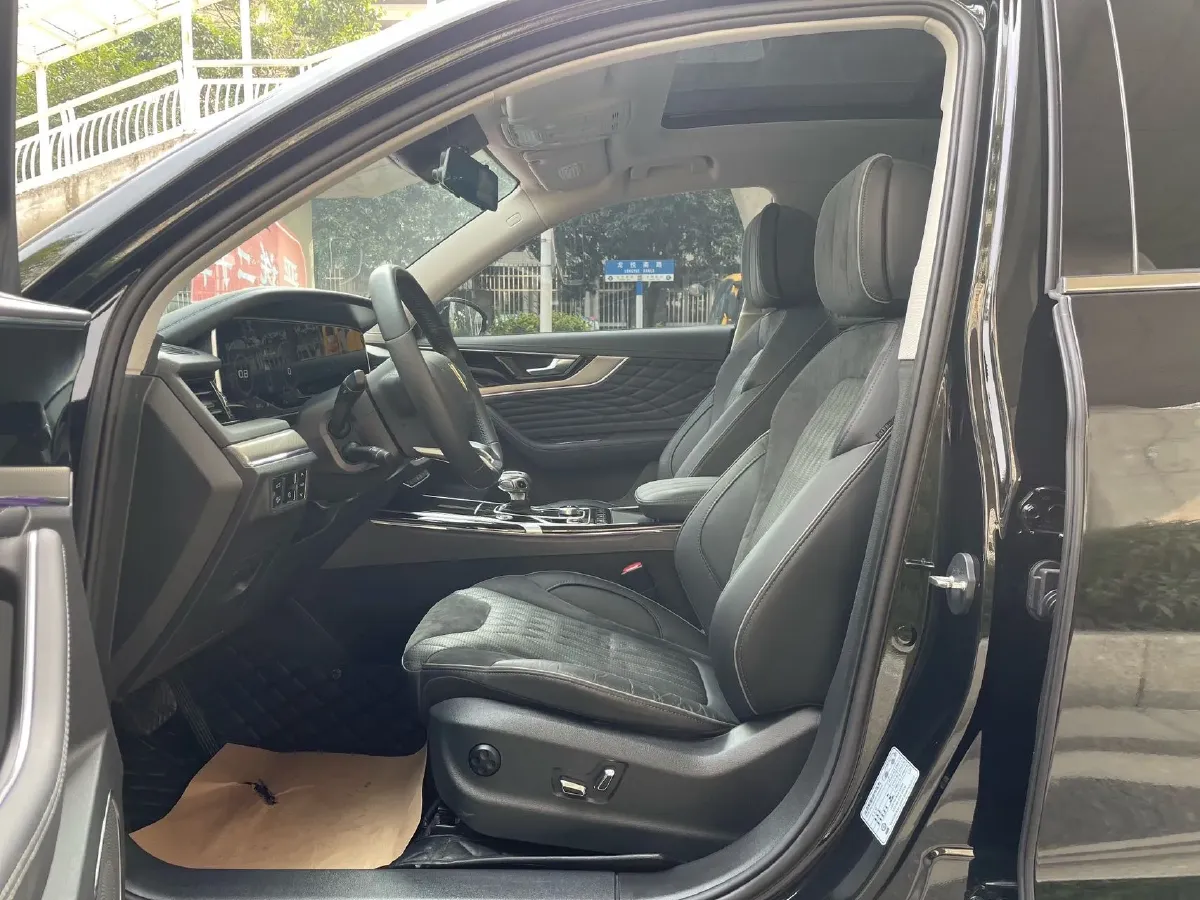 2022 HongQi HS5 2.0T 224HP L4 6AT,autocango,china used car exporter,china ev exporter,chinese used car exporter,chinese used ev exporter