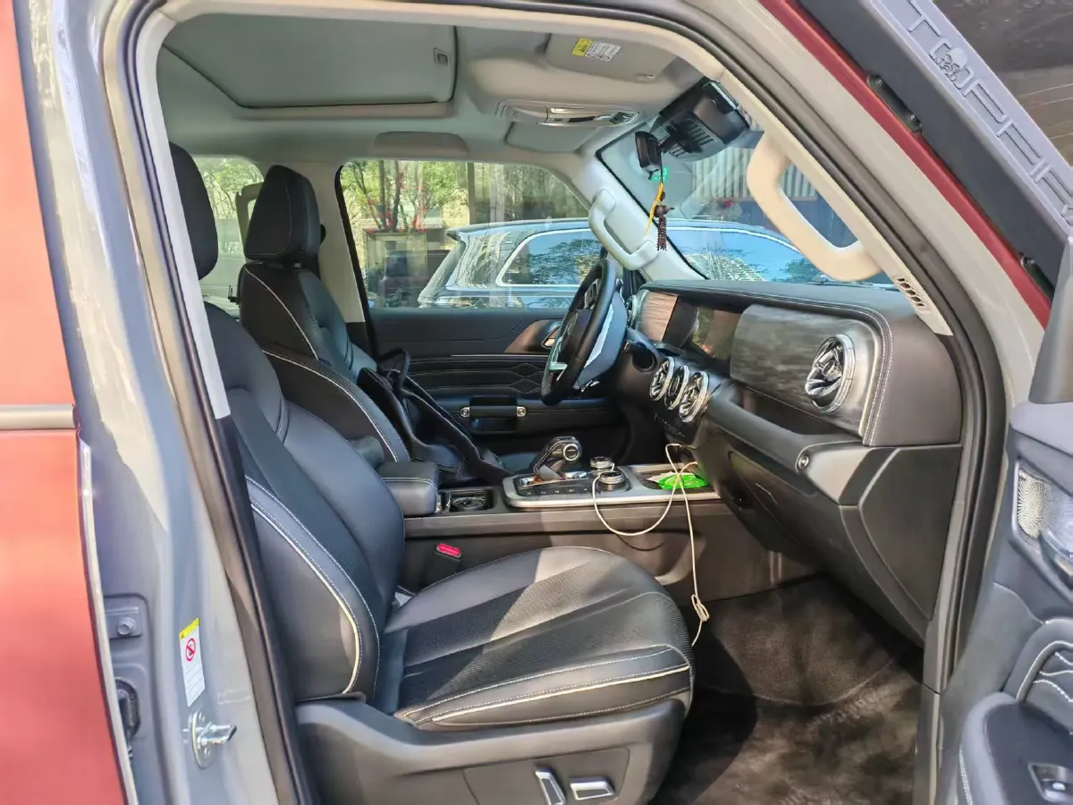 2023 Tank 300 2.0T 227HP L4 8AT,autocango,china used car exporter,china ev exporter,chinese used car exporter,chinese used ev exporter