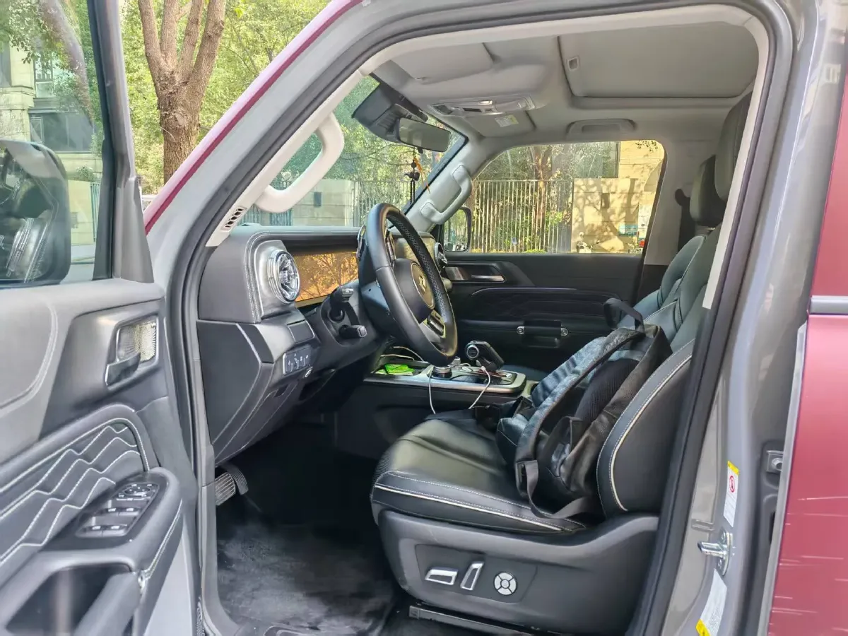 2023 Tank 300 2.0T 227HP L4 8AT,autocango,china used car exporter,china ev exporter,chinese used car exporter,chinese used ev exporter