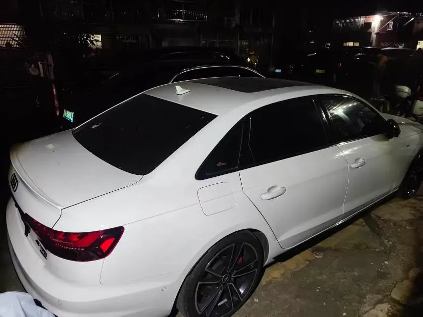 2024 Audi A4L 2.0T 245HP L4 7DCT,autocango,china used car exporter,china ev exporter,chinese used car exporter,chinese used ev exporter
