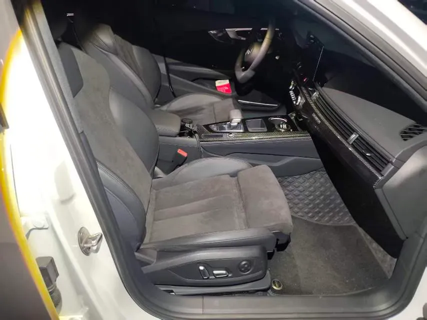 2024 Audi A4L 2.0T 245HP L4 7DCT,autocango,china used car exporter,china ev exporter,chinese used car exporter,chinese used ev exporter