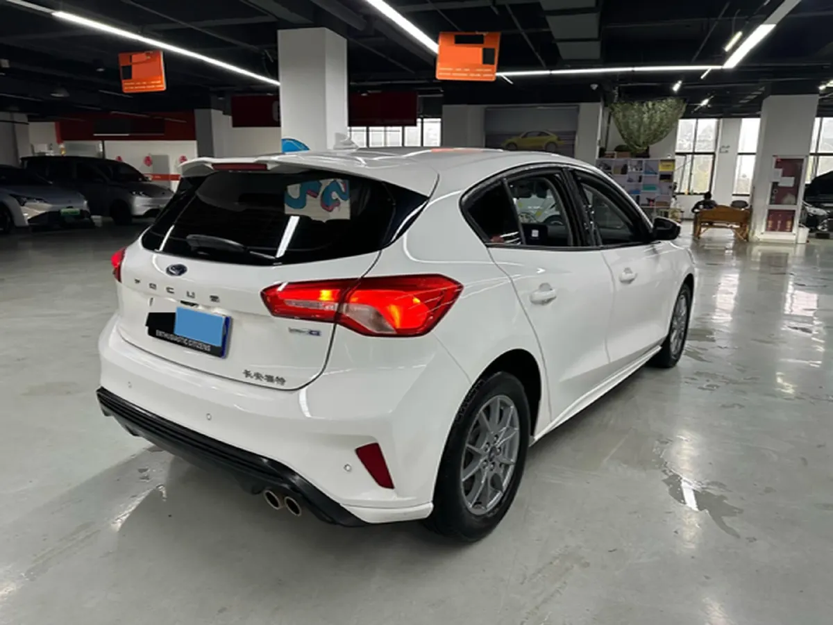 2021 Ford Focus 1.5T 174HP L3 8AT,autocango,china used car exporter,china ev exporter,chinese used car exporter,chinese used ev exporter