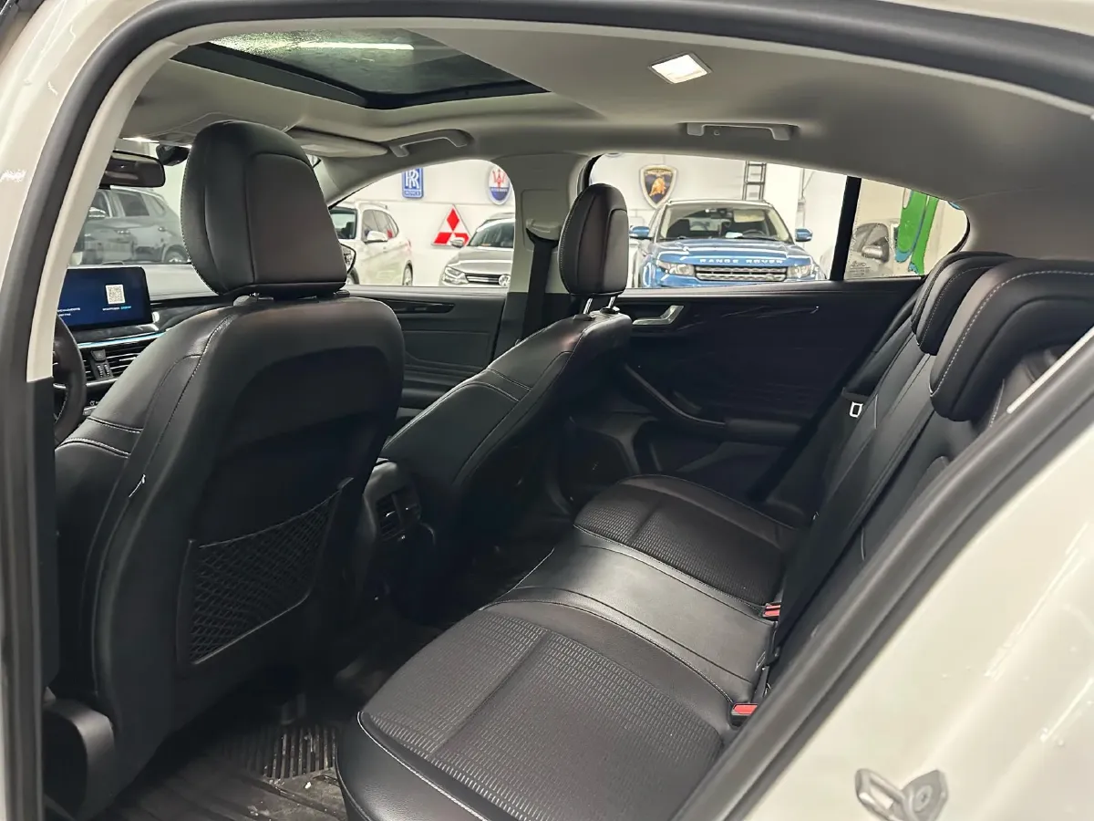 2021 Ford Focus 1.5T 174HP L3 8AT,autocango,china used car exporter,china ev exporter,chinese used car exporter,chinese used ev exporter