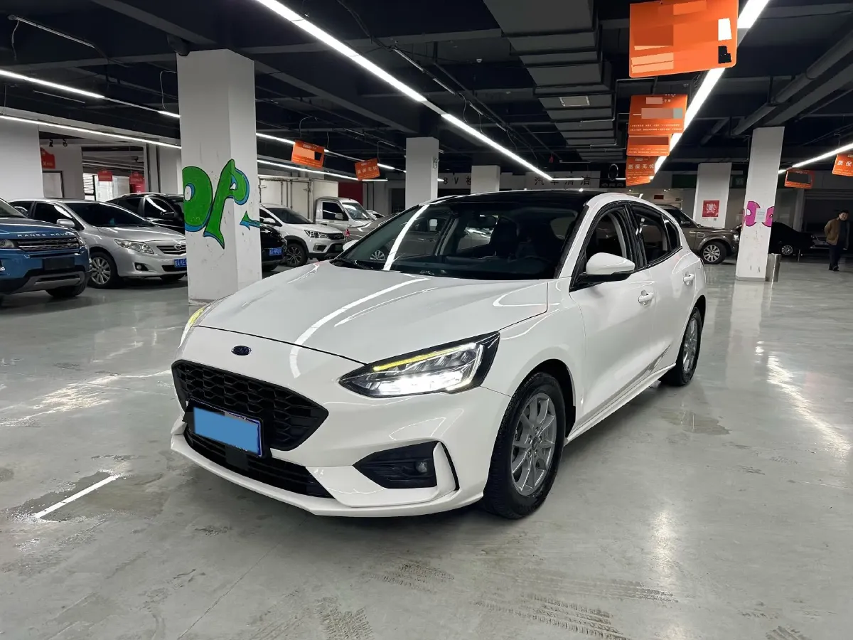 2021 Ford Focus 1.5T 174HP L3 8AT,autocango,china used car exporter,china ev exporter,chinese used car exporter,chinese used ev exporter