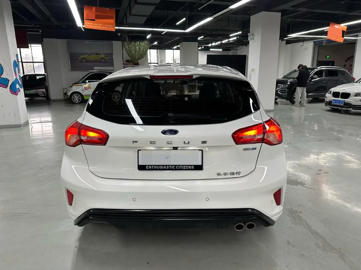 2021 Ford Focus 1.5T 174HP L3 8AT,autocango,china used car exporter,china ev exporter,chinese used car exporter,chinese used ev exporter
