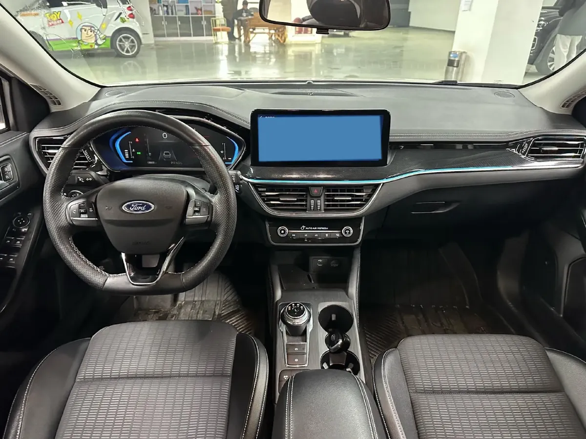 2021 Ford Focus 1.5T 174HP L3 8AT,autocango,china used car exporter,china ev exporter,chinese used car exporter,chinese used ev exporter