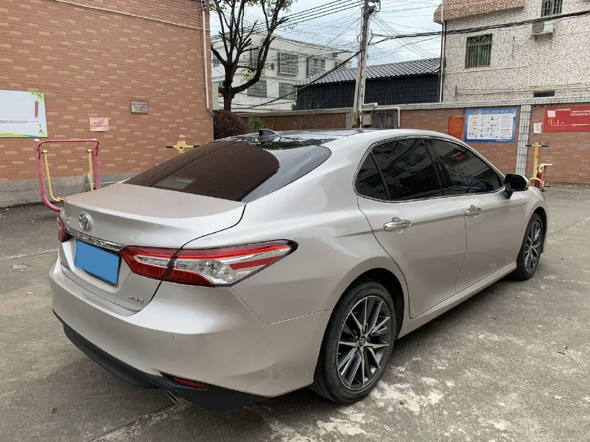 2021 Toyota Camry 2.5L 209HP L4 8AT,autocango,china used car exporter,china ev exporter,chinese used car exporter,chinese used ev exporter
