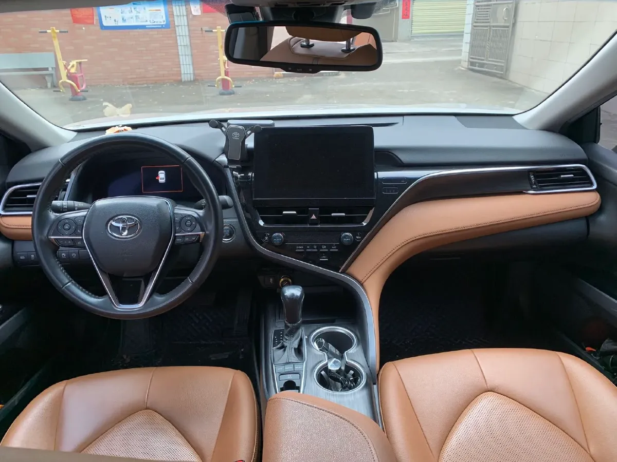 2021 Toyota Camry 2.5L 209HP L4 8AT,autocango,china used car exporter,china ev exporter,chinese used car exporter,chinese used ev exporter