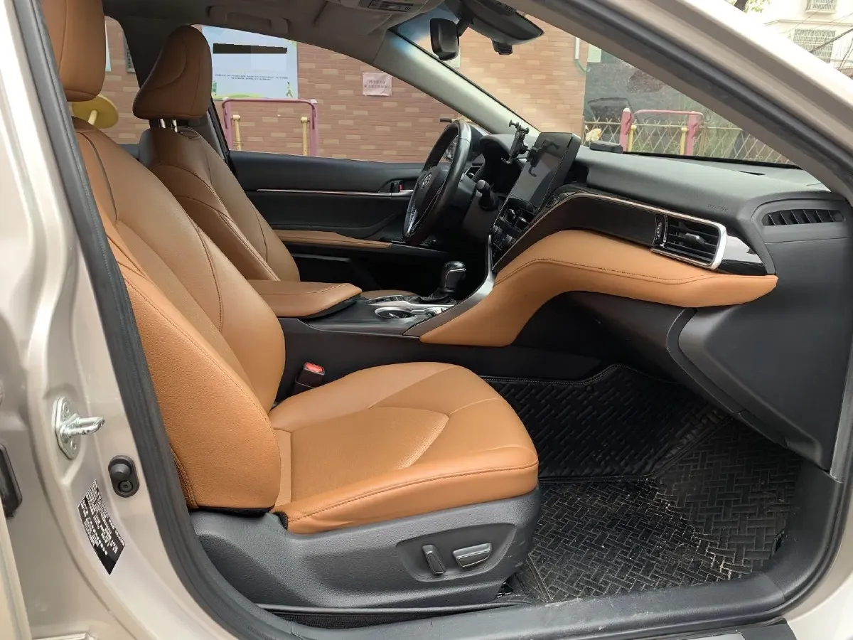 2021 Toyota Camry 2.5L 209HP L4 8AT,autocango,china used car exporter,china ev exporter,chinese used car exporter,chinese used ev exporter