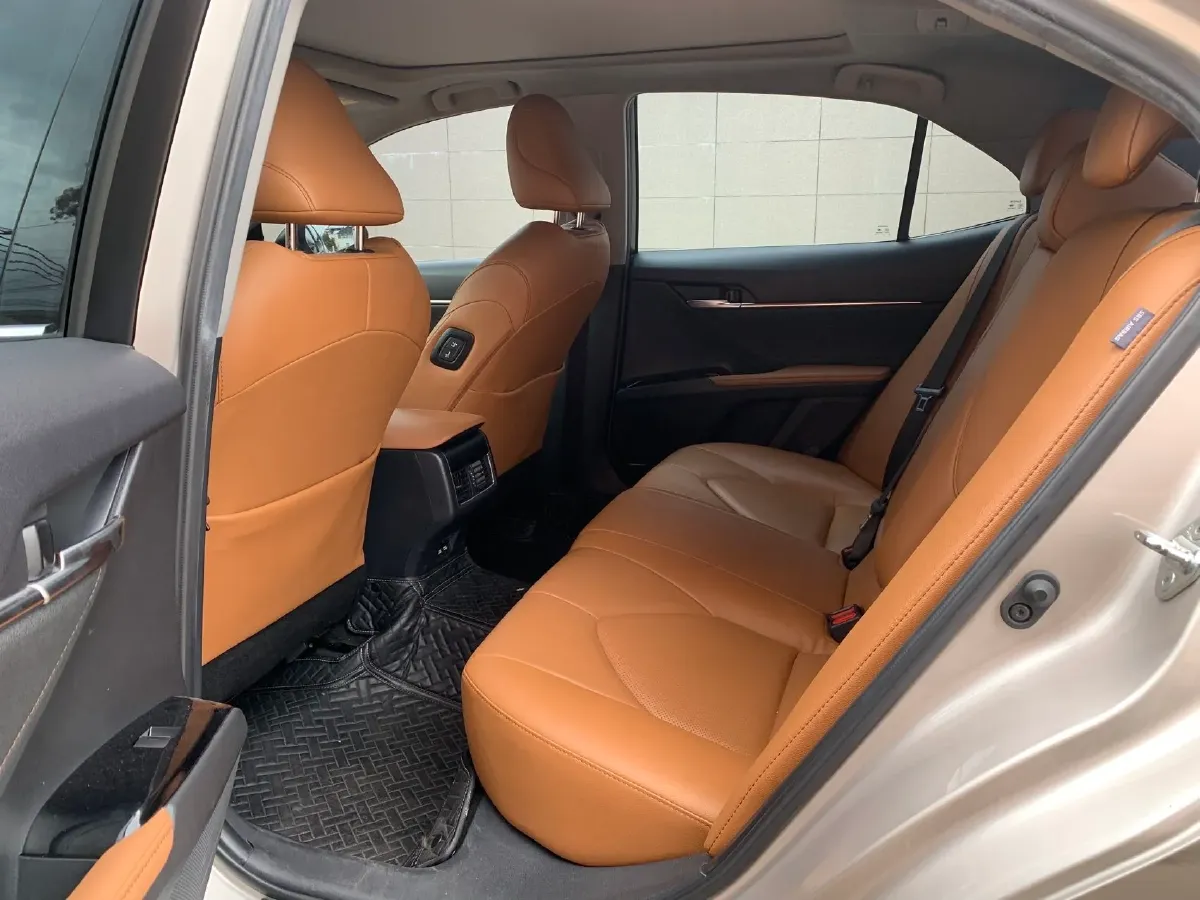 2021 Toyota Camry 2.5L 209HP L4 8AT,autocango,china used car exporter,china ev exporter,chinese used car exporter,chinese used ev exporter