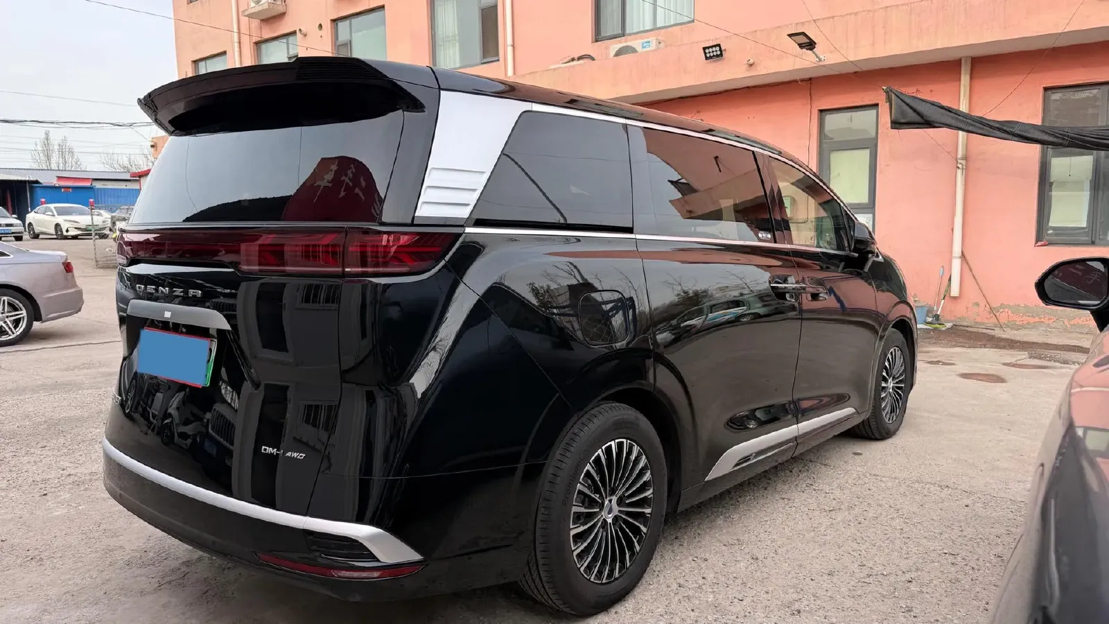 2024 Denza D9 1.5T 139HP L4 E-CVT PHEV 40KWH,autocango,china used car exporter,china ev exporter,chinese used car exporter,chinese used ev exporter