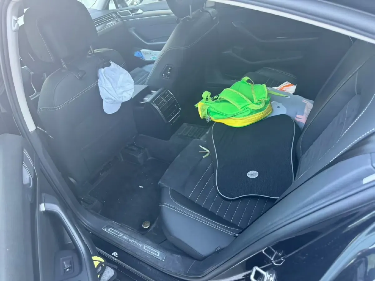 2020 Volkswagen Magotan 2.0T 220HP L4 7DCT,autocango,china used car exporter,china ev exporter,chinese used car exporter,chinese used ev exporter